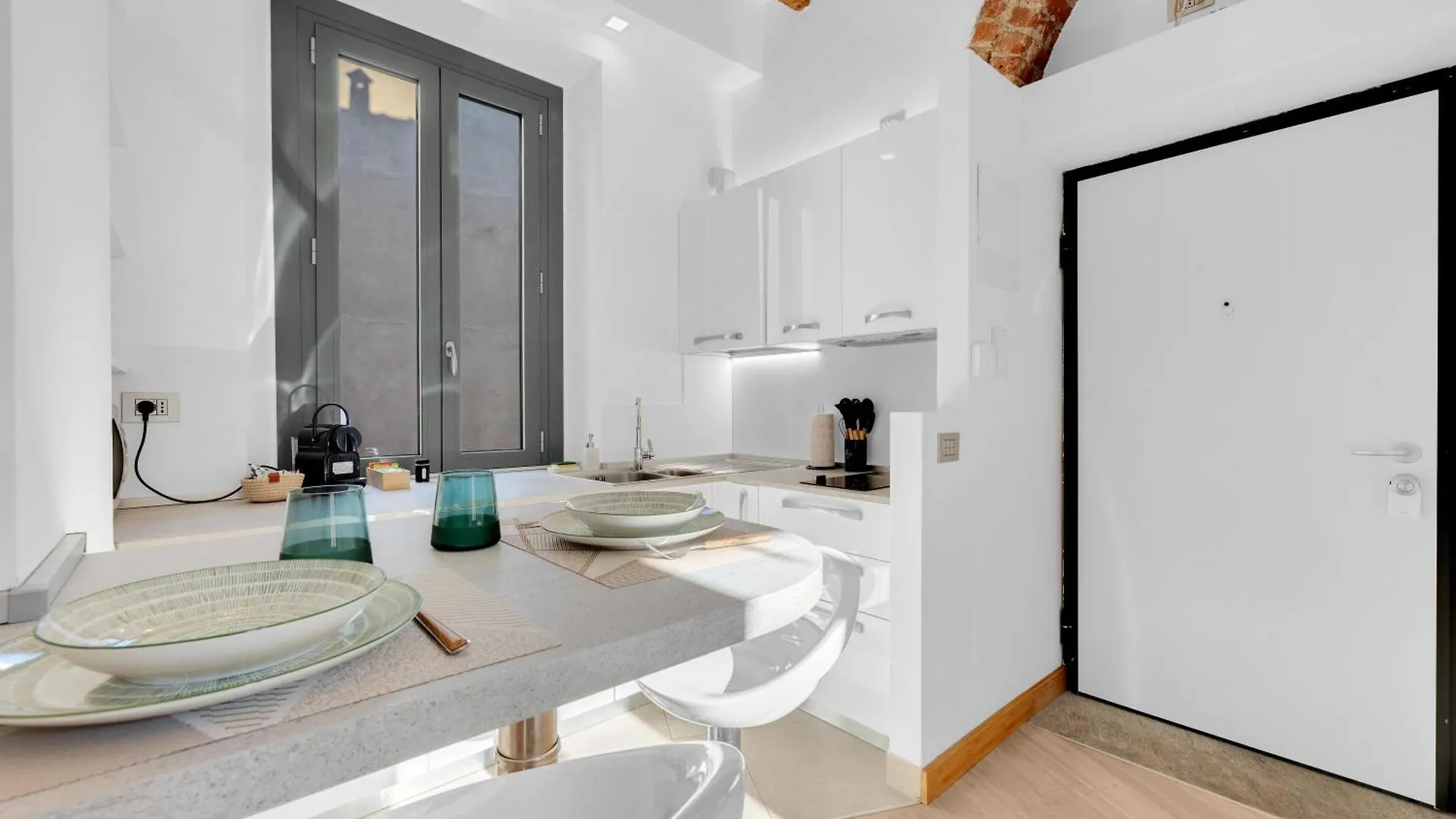 Navigli Modern Apartment In Design District Milan