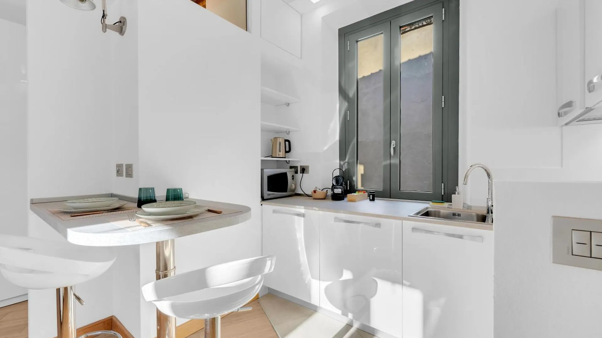Navigli Modern Apartment In Design District Milan